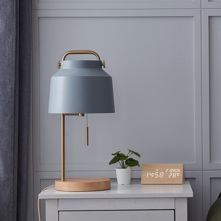 den-trang-tri-de-ban-bac-au-cadyla-do58-hoaianvendor-4